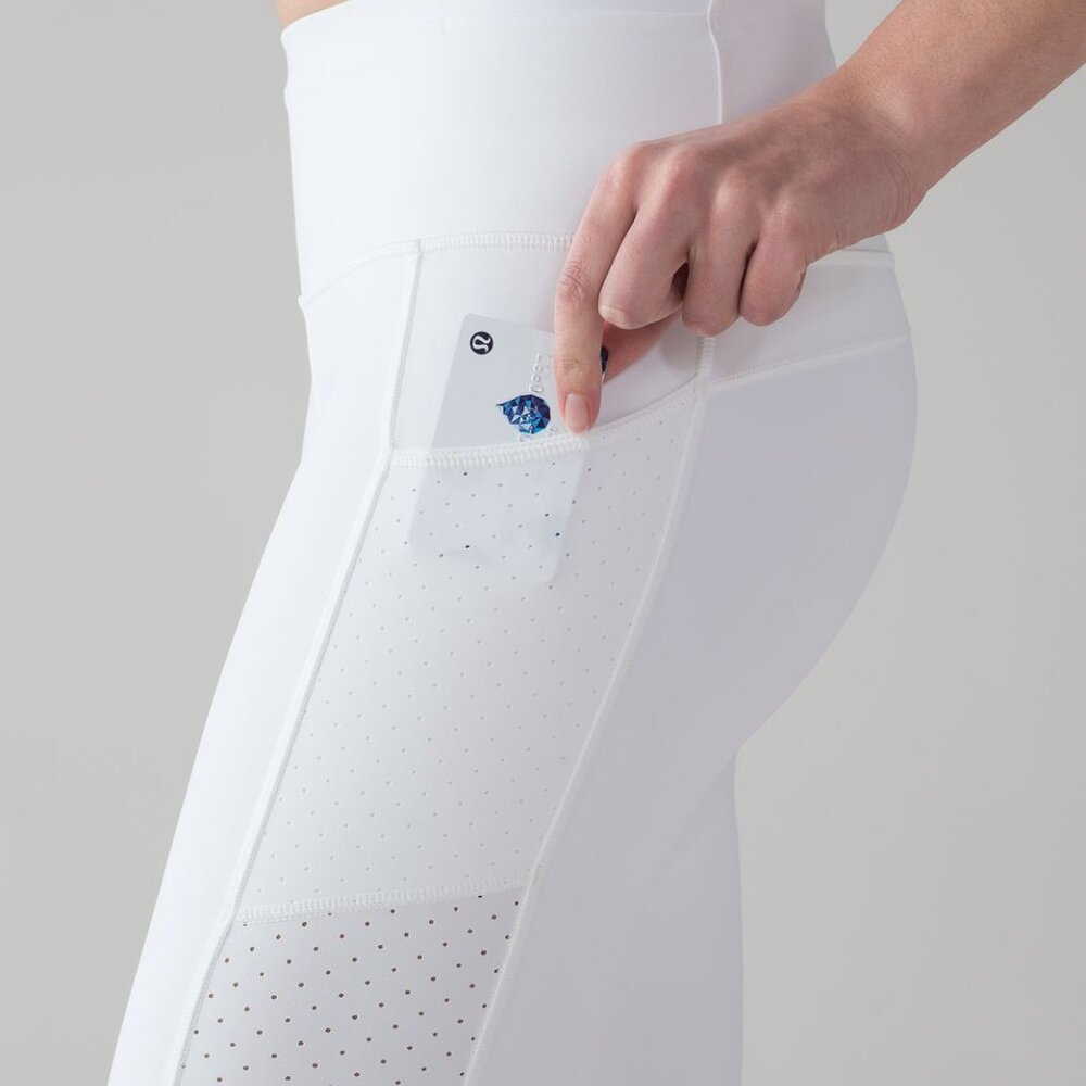 Lululemon mind over miles running crop (17)